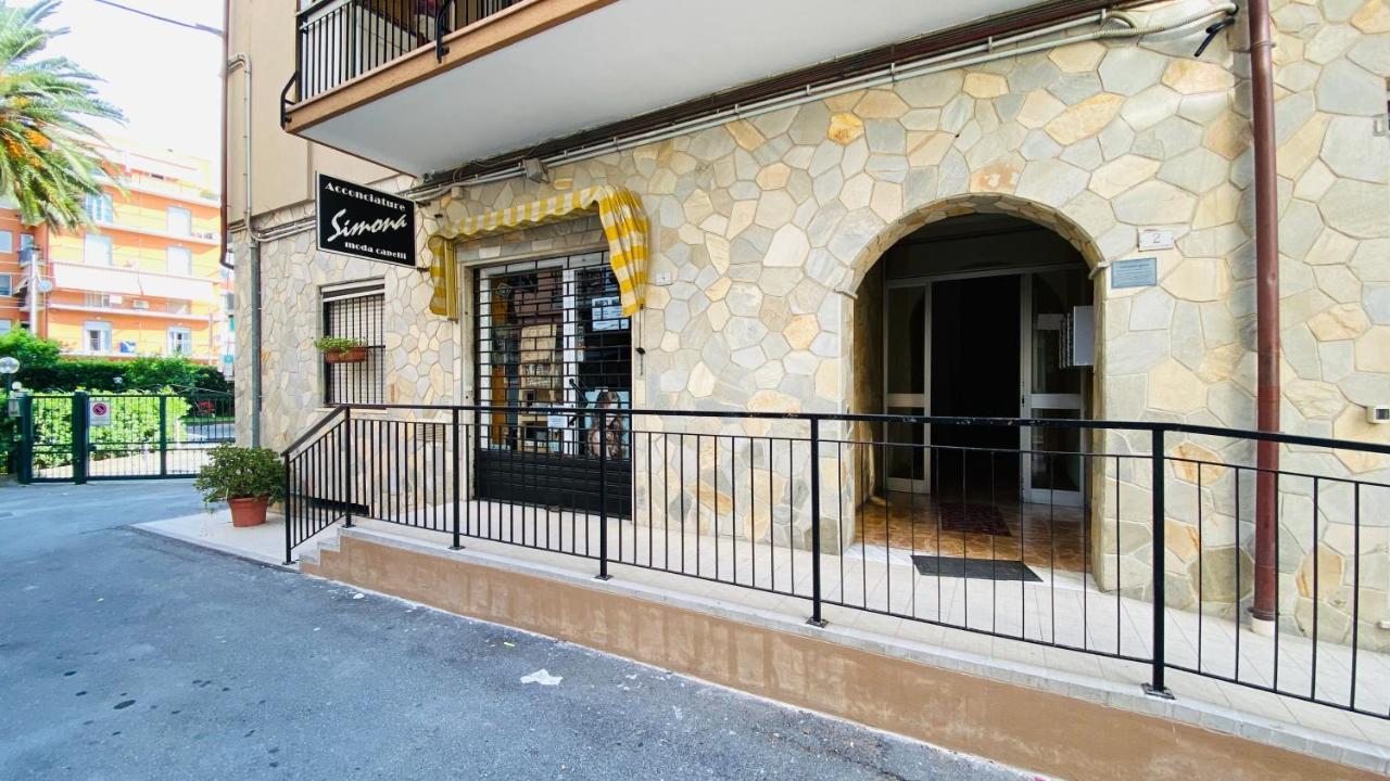Babyaccommodation Family Experience III Pietra Ligure Esterno foto