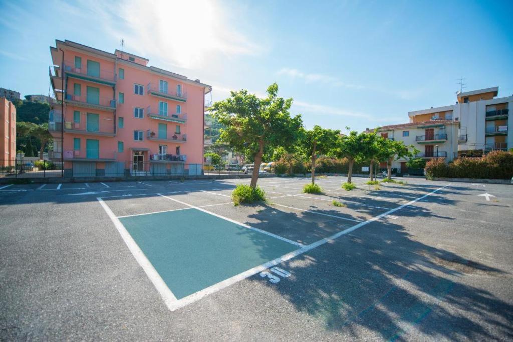 Babyaccommodation Family Experience III Pietra Ligure Esterno foto