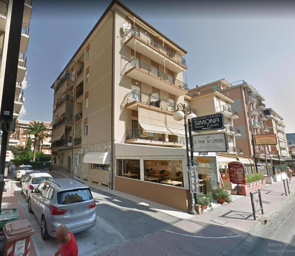 Babyaccommodation Family Experience III Pietra Ligure Esterno foto